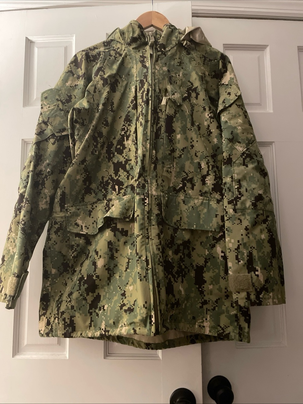 USN Navy Type III Parka Working Jacket Hood Medium Long 8415-01-573-4950